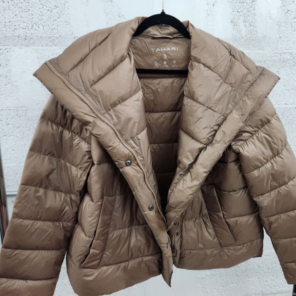NWT Tahari Women's Asymmetrical Puffer Jacket Tan Large & Extra Large - Picture 13 of 13